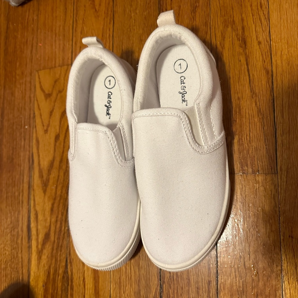 Girls sneakers